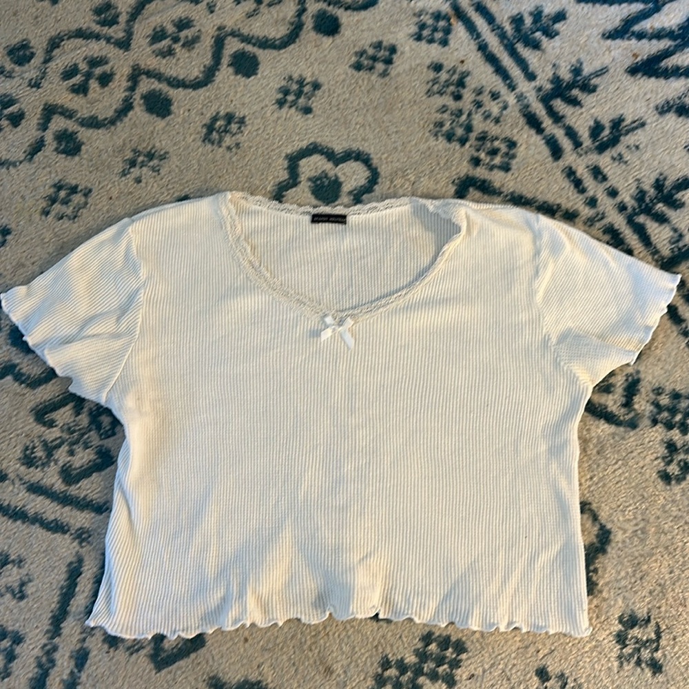 Brandy Melville - white top with bow